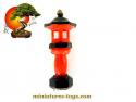 La lanterne pagode rouge du jardin japonais miniature vintage