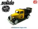 Le Ford V8 1936 plateau pneus Dunlop en miniature de Solido au 1/45e