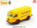 Le Renault 1000 Kg tôlé du cirque Pinder en miniature par Ixo Models au 1/43e