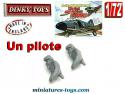 Le pilote du Phantom II F 4K miniature de Dinky Toys England au 1/72e