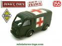 Une ambulance militaire Renault en miniature par Dinky Toys France au 1/55e