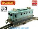 La locomotive électrique BB 8051 bicolore en miniature Hornby échelle 0 O