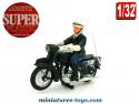 La moto de Gendarmerie en miniature par Injectaplastic au 1/32e
