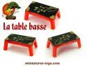 La petite table rouge du jardin japonais miniature vintage