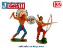 Un lot de 2 indiens en figurines plastique Jecsan des années 1970 au 1/32e