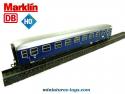 La voiture voyageurs bleue de la DB en miniature de Marklin au HO