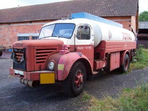 Berliet GLR 8 camion citerne Champigneulles (nouvelle couronne