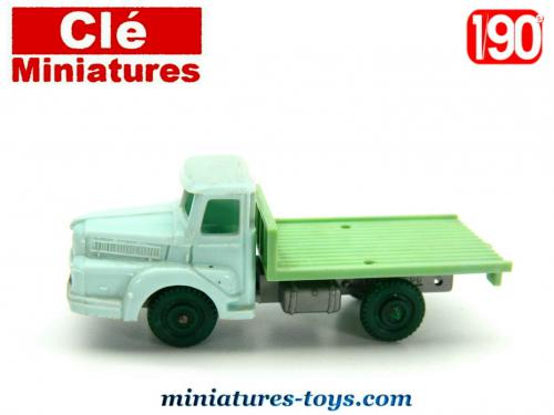 Voitures, camions et fourgons miniatures en plastique 1:90